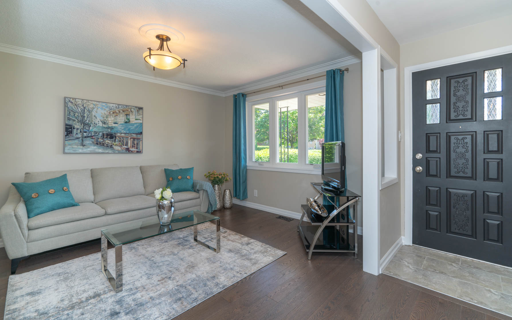 https://sites-static-content.s3.amazonaws.com/site/shared/virtualtours/2972/c/04_434_Rustic_Rd_Toronto_LlIVING-04492.jpg
