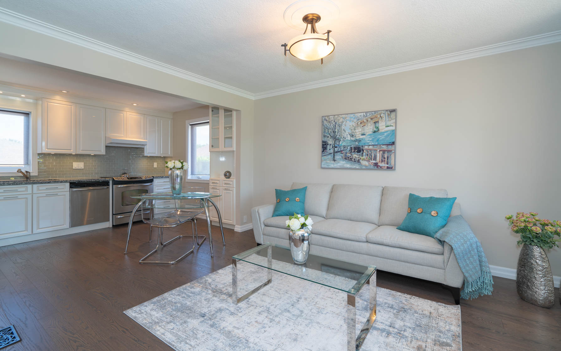 https://sites-static-content.s3.amazonaws.com/site/shared/virtualtours/2972/c/05_434_Rustic_Rd_Toronto_LIVING_KITCHEN-04465.jpg