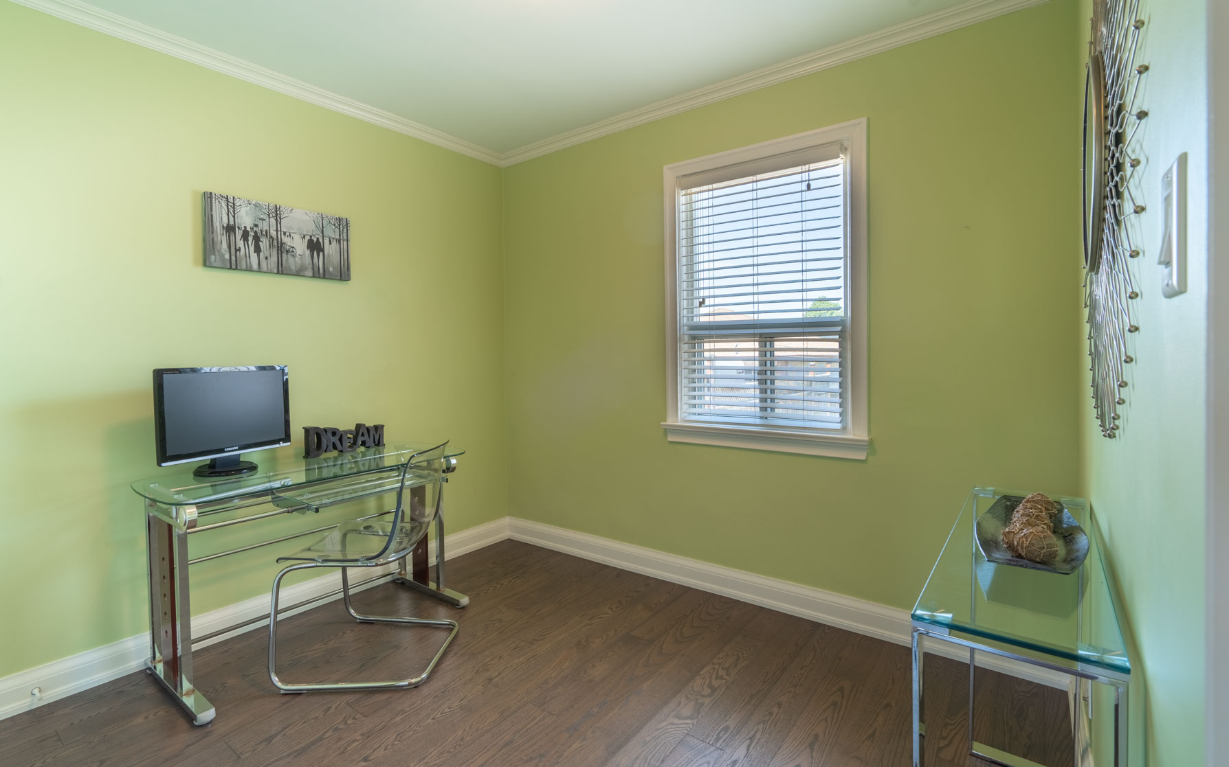 https://sites-static-content.s3.amazonaws.com/site/shared/virtualtours/2972/c/19_434_Rustic_Rd_Toronto_HDR_3RD-.jpg