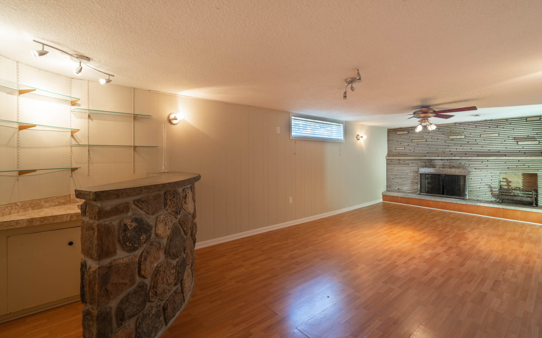 https://sites-static-content.s3.amazonaws.com/site/shared/virtualtours/2972/c/27_434_Rustic_Rd_Toronto_HDR_Basement-.jpg