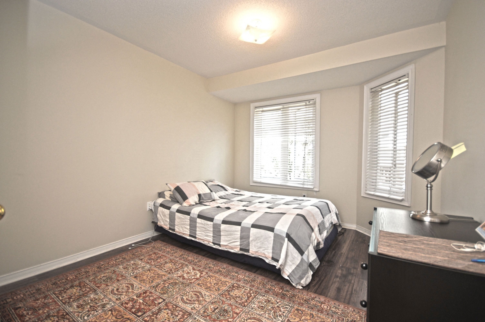 https://sites-static-content.s3.amazonaws.com/site/shared/virtualtours/3038/c/3-735-New-Westminster-Fuad-Abasov-Real_Estate_(14).jpg