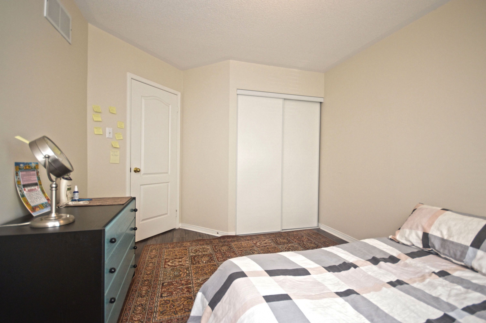 https://sites-static-content.s3.amazonaws.com/site/shared/virtualtours/3038/c/3-735-New-Westminster-Fuad-Abasov-Real_Estate_(15).jpg