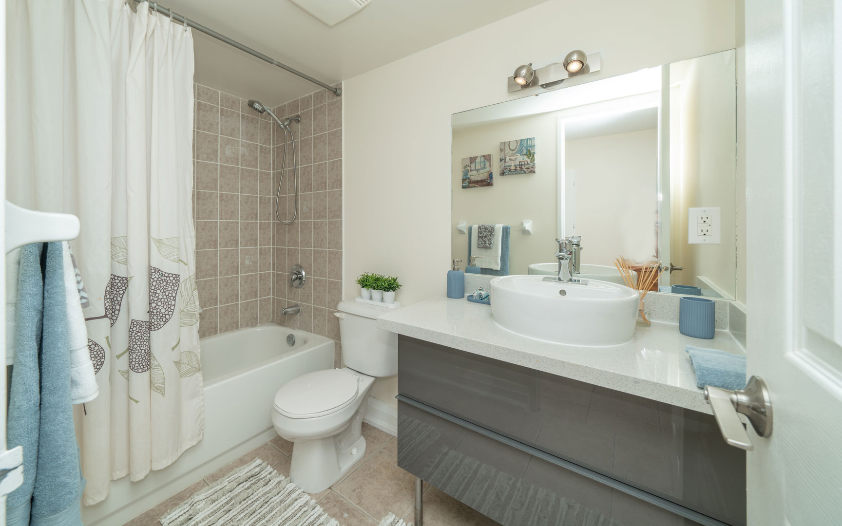 https://sites-static-content.s3.amazonaws.com/site/shared/virtualtours/3561/c/24.jpg